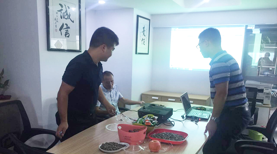 骏腾机电2017年中会议现场0